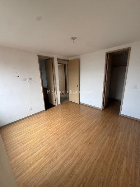 Spacious 3BR Apartment with Balcony in Santa Maria De Los Angeles - 9