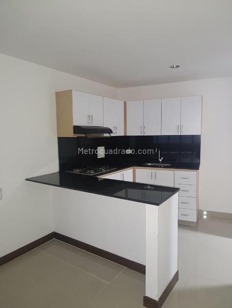 Comfortable 3BR Apartment with Pool in El Poblado Loma Del Indio - 3