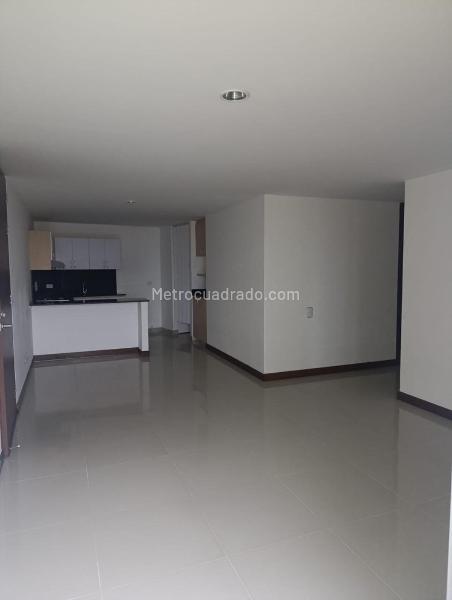 Comfortable 3BR Apartment with Pool in El Poblado Loma Del Indio - 7