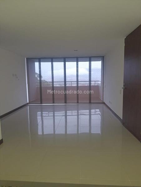 Comfortable 3BR Apartment with Pool in El Poblado Loma Del Indio - 9