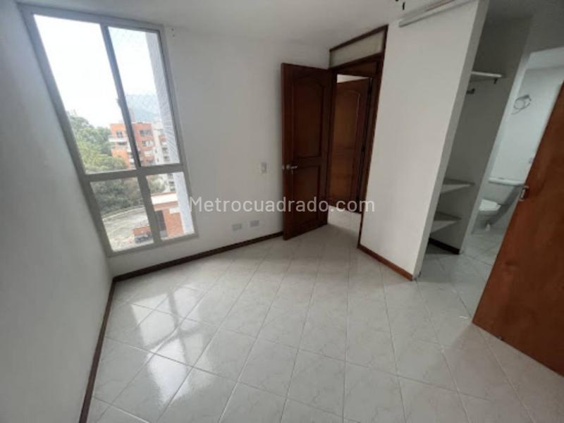 Apartamento Cómodo de 2 Alcobas en Loma de San Julián - 9