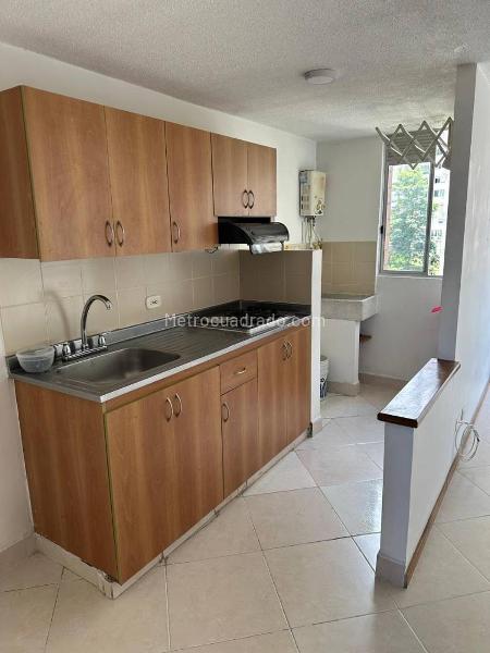 Apartamento Cómodo de 2 Alcobas en Loma del Indio con Balcón y Parqueadero - 7
