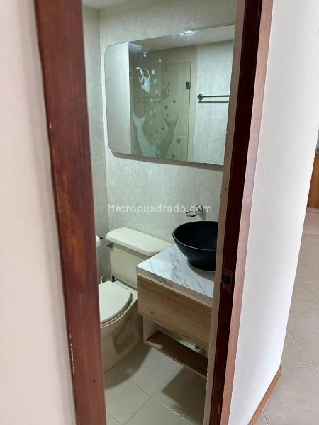 Apartamento Cómodo de 2 Alcobas en Loma del Indio con Balcón y Parqueadero - 8