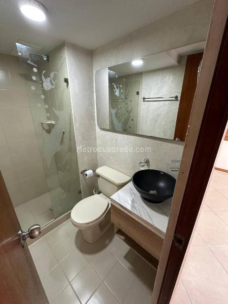 Apartamento Cómodo de 2 Alcobas en Loma del Indio con Balcón y Parqueadero - 9