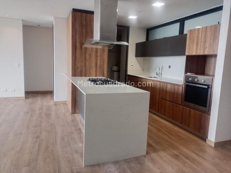 Apartamento Cómodo de 2 Alcobas en Altos del Poblado
