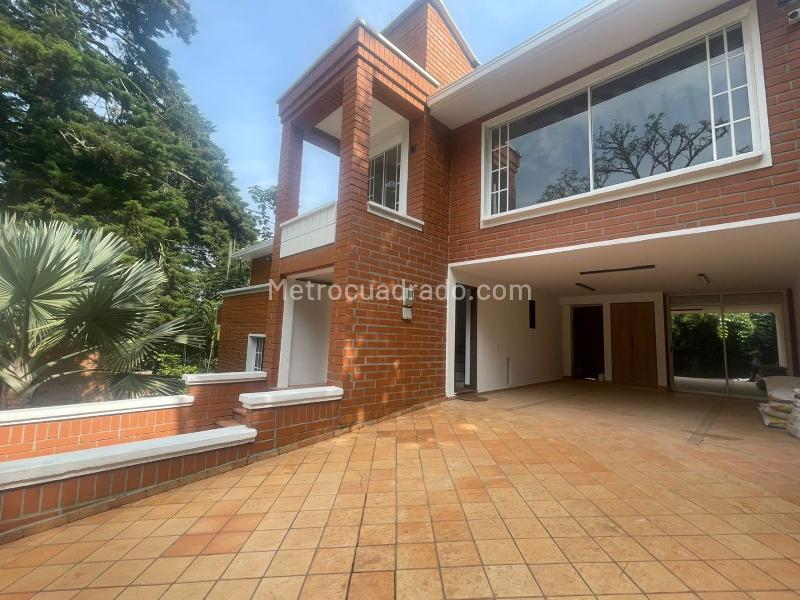Comfortable 4BR House with Pool in El Poblado El Tesoro - 4
