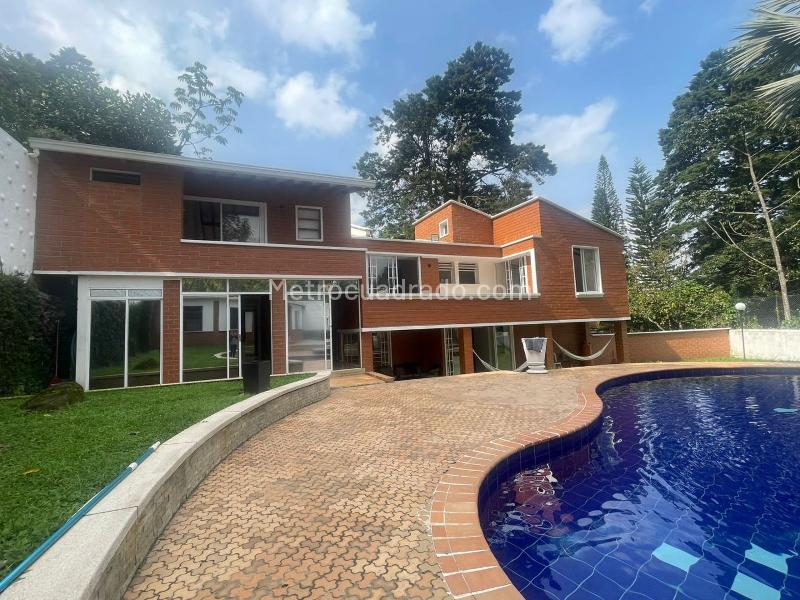Comfortable 4BR House with Pool in El Poblado El Tesoro - 8