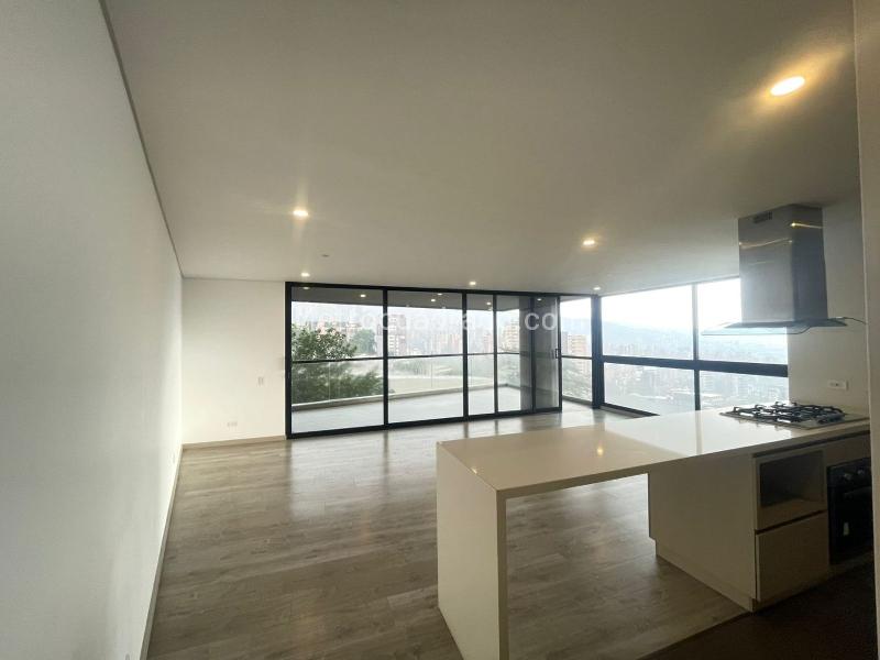 Apartamento Cómodo de 3 Alcobas en Altos del Poblado - 3