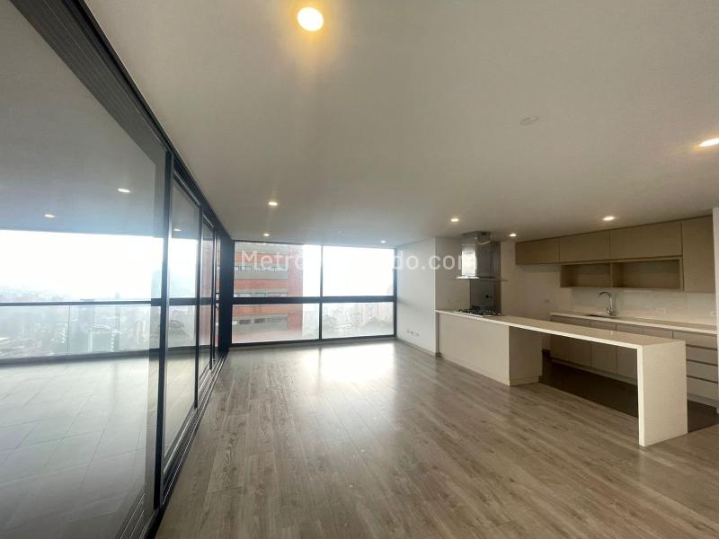 Apartamento Cómodo de 3 Alcobas en Altos del Poblado - 2