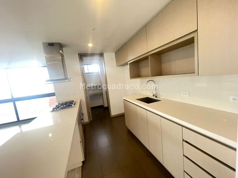 Apartamento Cómodo de 3 Alcobas en Altos del Poblado - 5