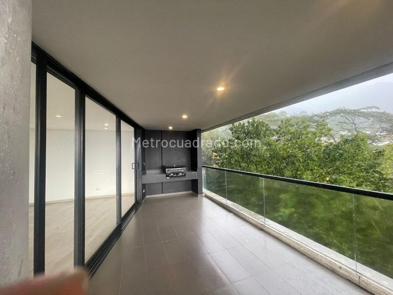 Apartamento Cómodo de 3 Alcobas en Altos del Poblado - 8