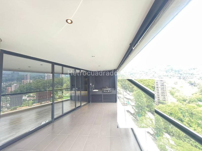Apartamento en Arriendo, Poblado Altos Del Poblado, Medellín - 4