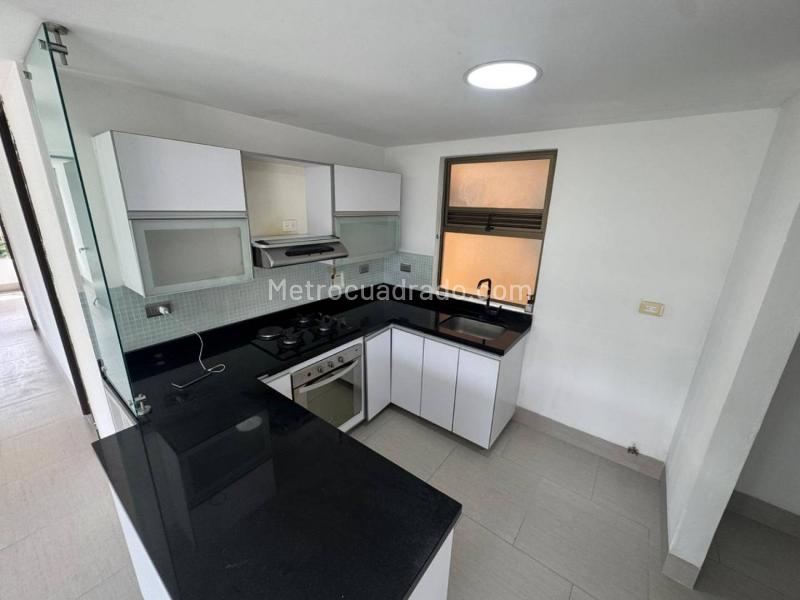 2BR Apartment in Altos Del Poblado (75 m²)