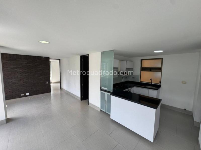 2BR Apartment in Altos Del Poblado (75 m²) - 3