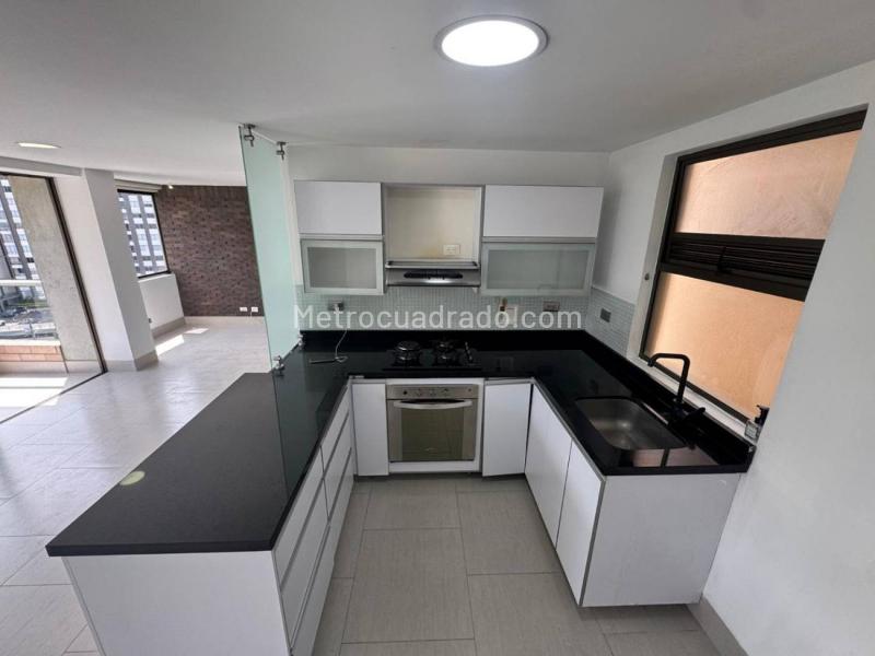 2BR Apartment in Altos Del Poblado (75 m²) - 5