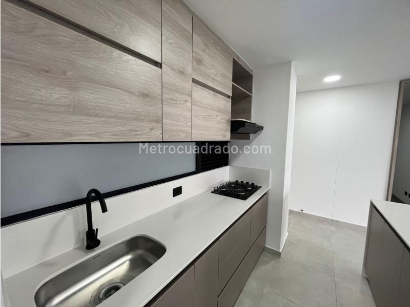 3BR Apartment in Loma Del Escobero (120 m²) - 2