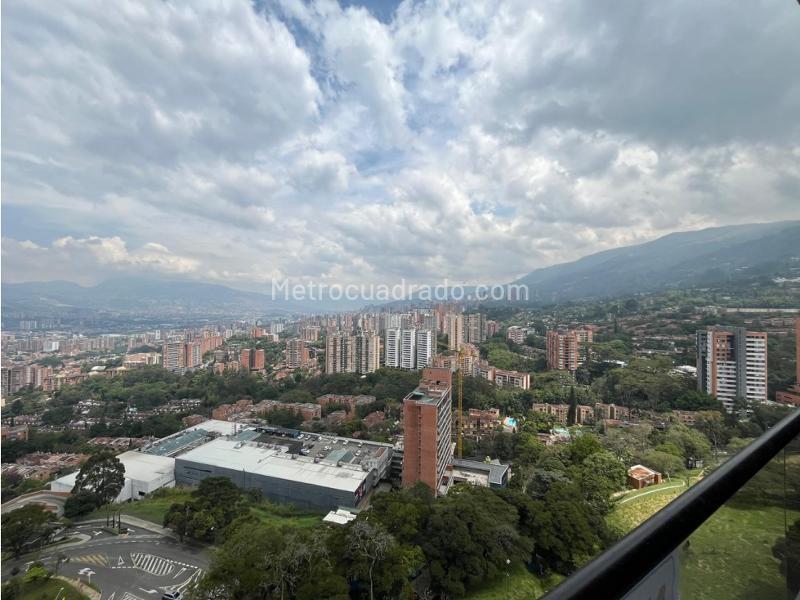 3BR Apartment in Loma Del Escobero (90 m²)