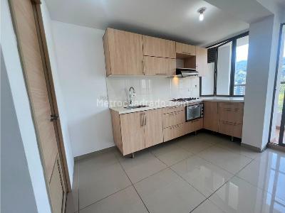 Apartamento de 2 alcobas en arriendo en Pan De Azucar, Sabaneta, 76 m² · foto 2 de 14