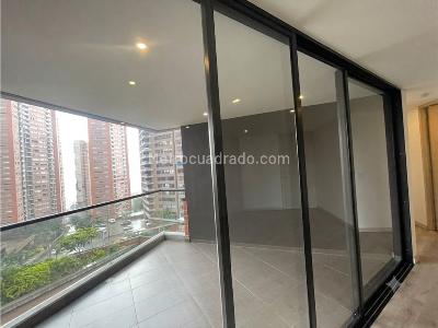 Apartamento de 2 alcobas en arriendo en El Poblado, Medellín, 86 m² · foto 2 de 12