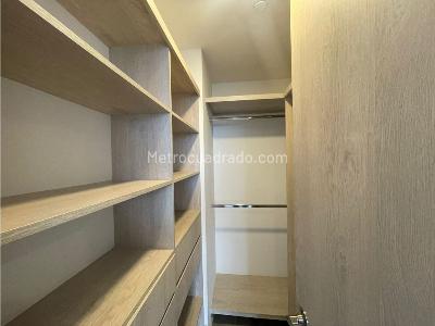 Apartamento de 2 alcobas en arriendo en El Poblado, Medellín, 86 m² · foto 3 de 12