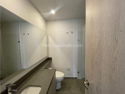 Apartamento de 2 alcobas en arriendo en El Poblado, Medellín, 86 m² · foto 5 de 12