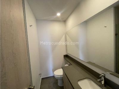 Apartamento de 2 alcobas en arriendo en El Poblado, Medellín, 86 m² · foto 6 de 12