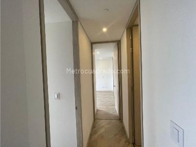 Apartamento de 2 alcobas en arriendo en El Poblado, Medellín, 86 m² · foto 8 de 12