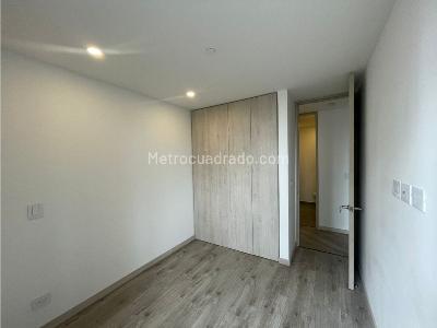 Apartamento de 2 alcobas en arriendo en El Poblado, Medellín, 86 m² · foto 9 de 12
