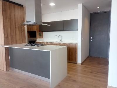 Apartamento en arriendo en Altos Del Poblado, Medellín · foto 3 de 16