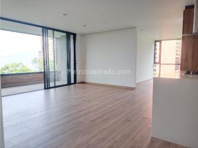 Apartamento en arriendo en Altos Del Poblado, Medellín · foto 4 de 16