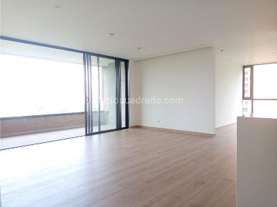 Apartamento en arriendo en Altos Del Poblado, Medellín · foto 5 de 16