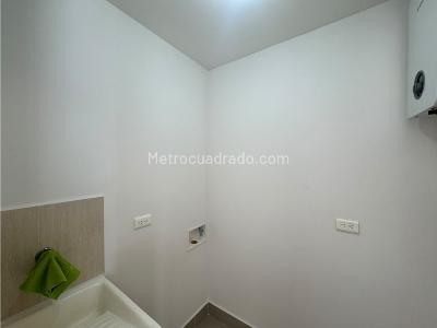 Apartamento de 2 alcobas en arriendo en El Poblado, Medellín, 85 m² · foto 2 de 13