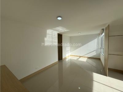 Apartamento de 2 alcobas en arriendo en El Poblado, Medellín, 85 m² · foto 12 de 13