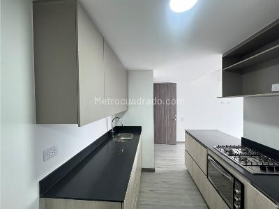 Apartaestudio en arriendo en El Poblado, Medellín, 45 m² · foto 2 de 10