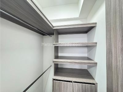 Apartaestudio en arriendo en El Poblado, Medellín, 45 m² · foto 9 de 10