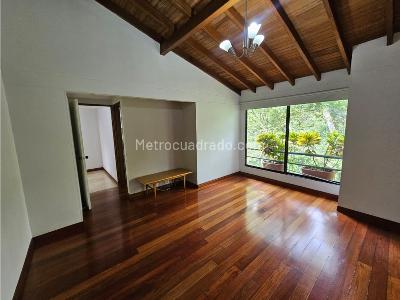 Casa de 4 alcobas en arriendo en El Poblado, Medellín, 260 m² · foto 13 de 20