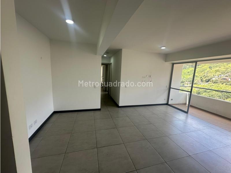Piso – Sabaneta, San Isidro - Más