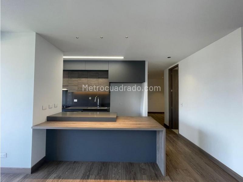Piso – Medellín, Terminal de Transporte, Castilla - Más