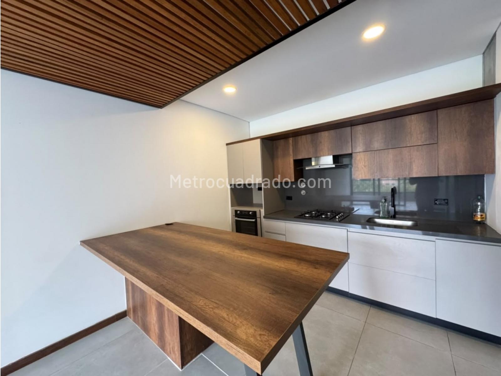 Apartamento de 2 habitaciones en arriendo en El Poblado, Medellín — imagen 1 de 19