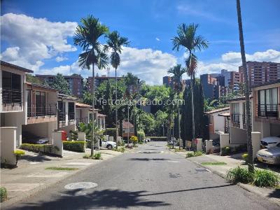 Casa en Arriendo, Loma Del Escobero, Envigado