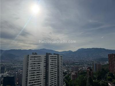 Apartamento en arriendo en El Poblado, Medellín · foto 4 de 13