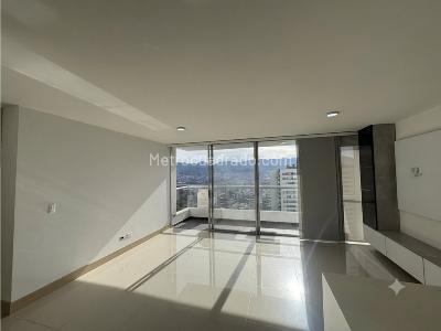 Apartamento en arriendo en El Poblado, Medellín · foto 7 de 13