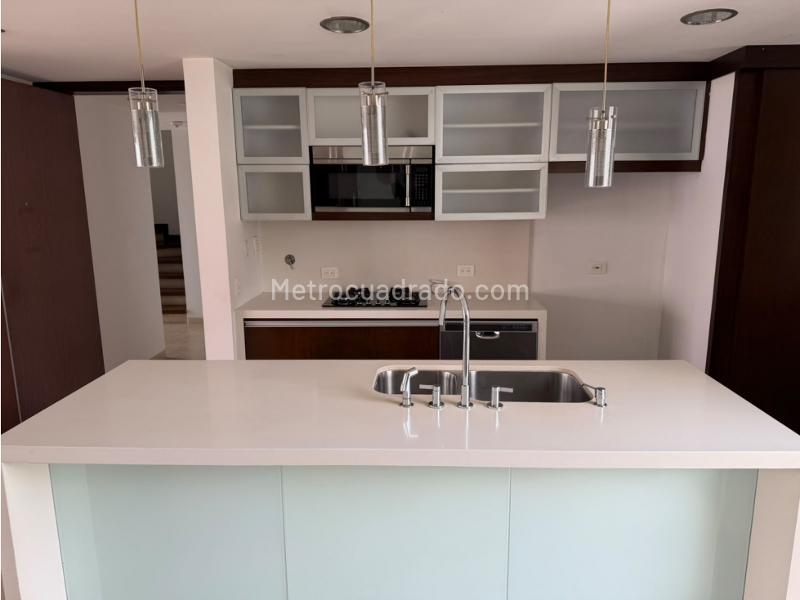 Exclusive 3BR Apartment in El Poblado - 3