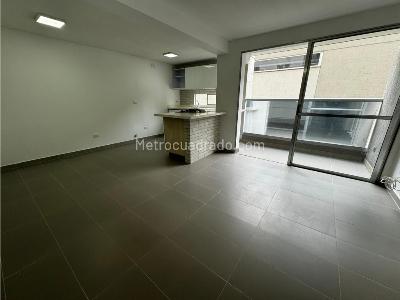 Apartamento de 3 alcobas en arriendo en Loma De Los Bernal, Medellín, 70 m² · foto 3 de 11