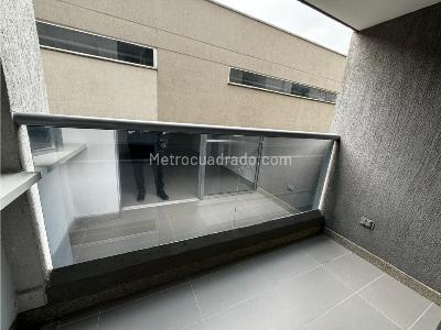 Apartamento de 3 alcobas en arriendo en Loma De Los Bernal, Medellín, 70 m² · foto 4 de 11