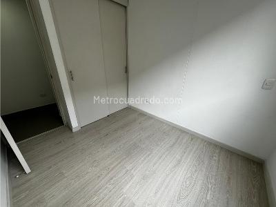 Apartamento de 3 alcobas en arriendo en Loma De Los Bernal, Medellín, 70 m² · foto 10 de 11