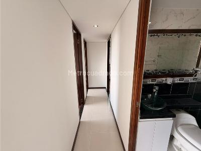 Apartamento de 3 alcobas en arriendo en Rodeo Alto, Medellín, 70 m² · foto 10 de 20