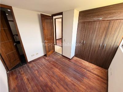 Apartamento de 3 alcobas en arriendo en Rodeo Alto, Medellín, 70 m² · foto 18 de 20