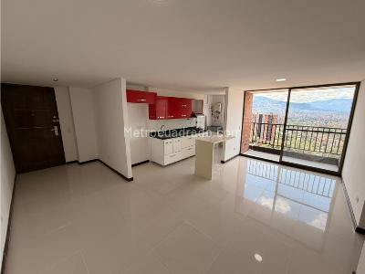 Apartamento de 3 alcobas en arriendo en Rodeo Alto, Medellín, 70 m² · foto 2 de 20