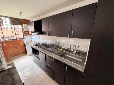 Apartamento de 3 alcobas en arriendo en Rodeo Alto, Medellín, 70 m² · foto 3 de 19